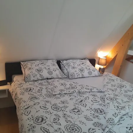 Short In Mooie Omgeving Kortenhoef. Apartment *